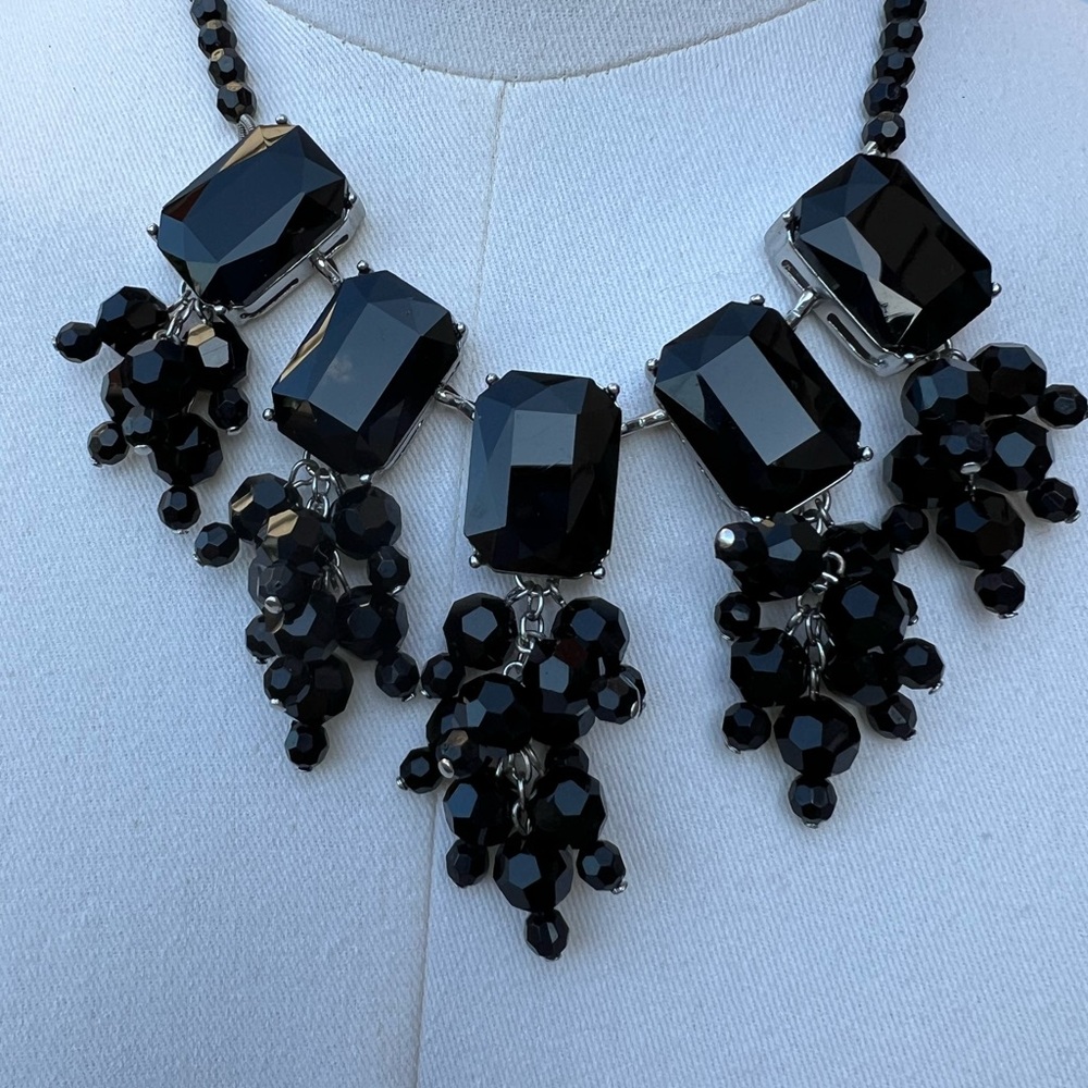 Talbots Black Chunky Beaded Statement Necklace Bold Glam Elegant NWT - Picture 2 of 8